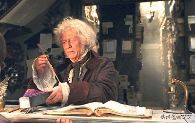 ​《哈利波特》魔杖制作人奥利凡德，为什么用这三种材料来制作魔杖